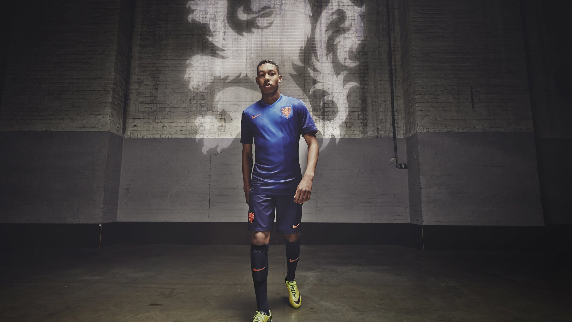 詹姆斯告别赛场NBA总决赛，詹姆斯现场观战nba总决赛